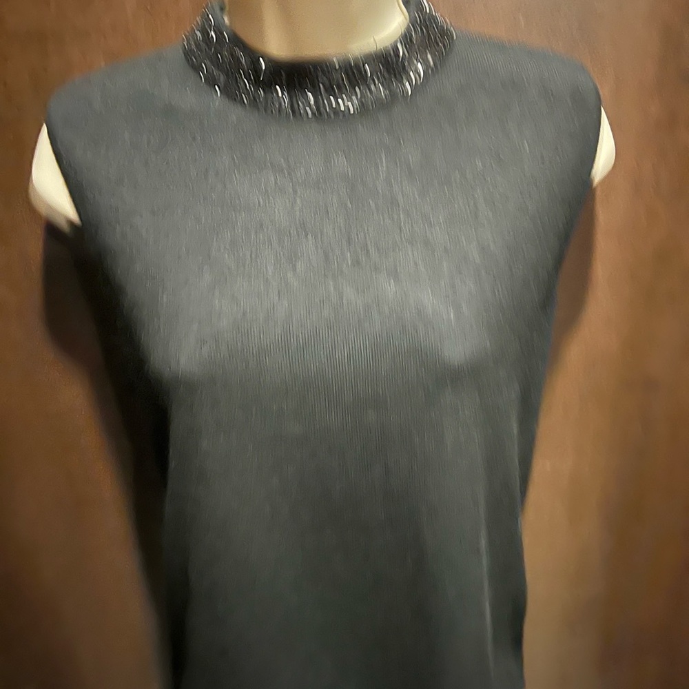 💎 Beautiful Shell top by Designer Original ♦️